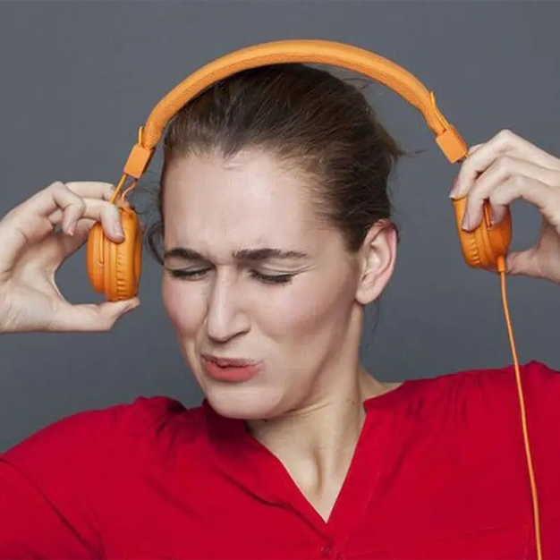 آیا-گوش-دادن-به-موسیقی-با-هدفون-خطرناک-است؟
