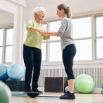 چند جلسه توانبخشی برای بهبود تعادل لازم است؟