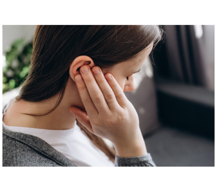 صدای باد در گوش راست نشانه چیست ؟