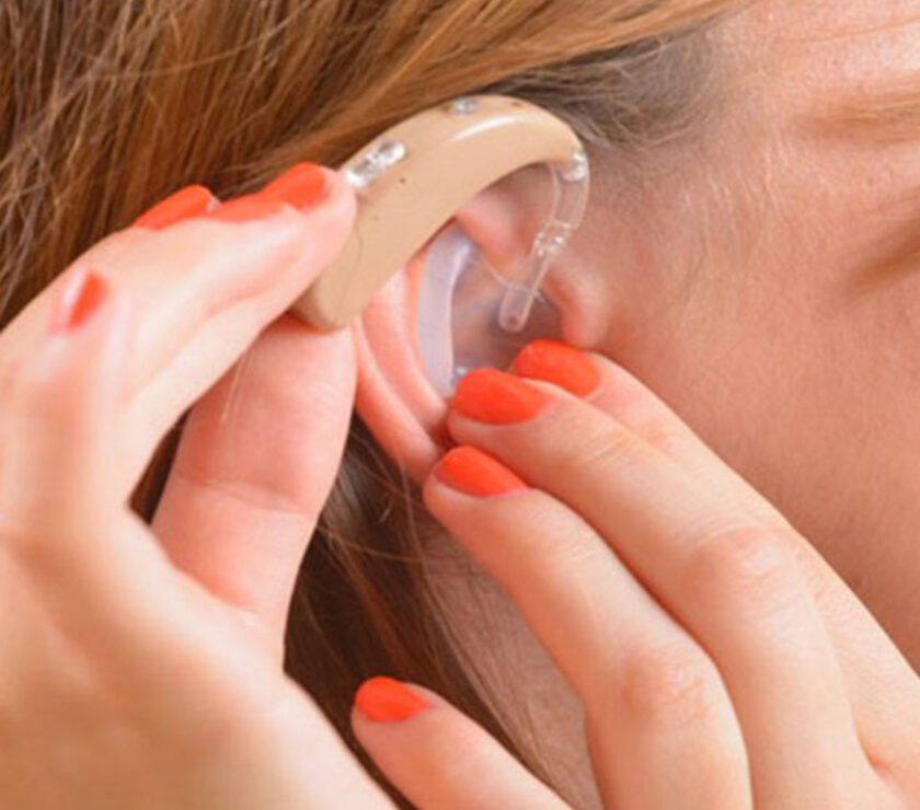 بهترین-سمعک-پشت-گوشی-برای-کم‌شنوایی-در-تهران