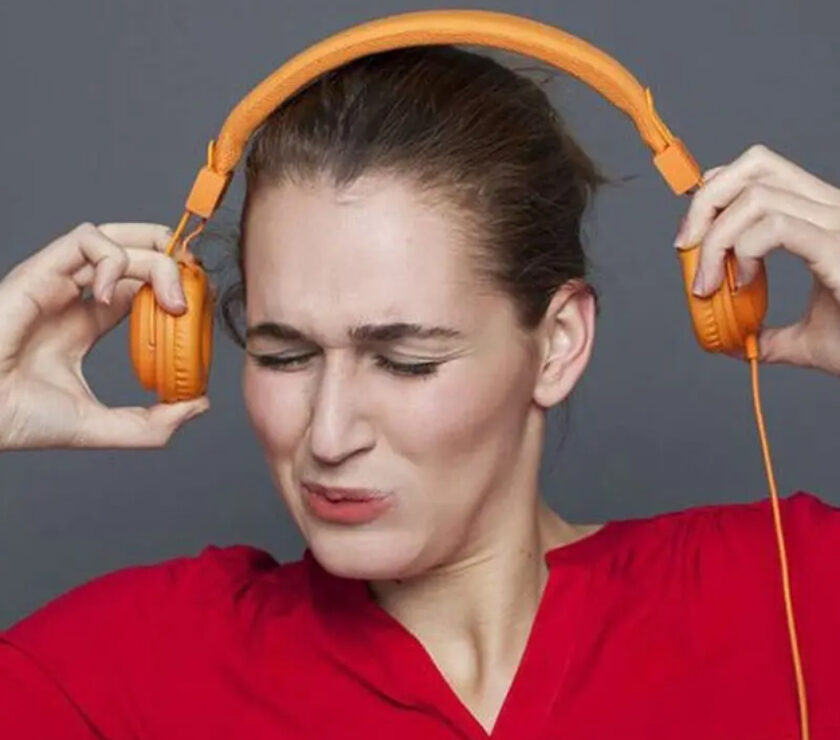 آیا-گوش-دادن-به-موسیقی-با-هدفون-خطرناک-است؟