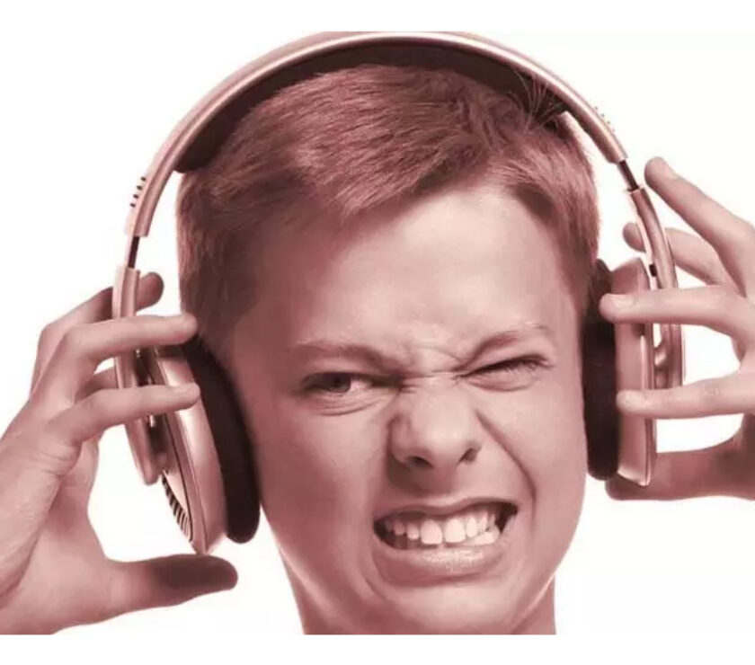 چگونه-صداهای-بلند-به-گوش-آسیب-می‌زنند؟
